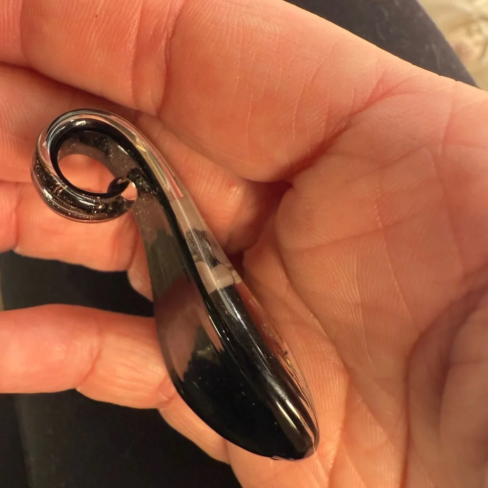 Artsy Glass Teardrop‎ Accent in Black and Gold